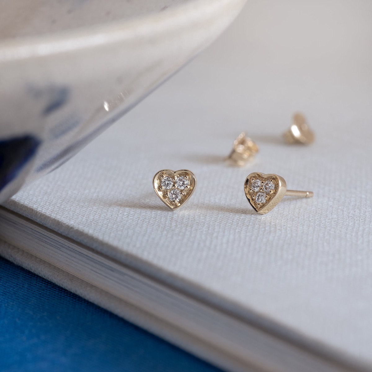 Heart Diamond Ear Studs - 9K OneSize